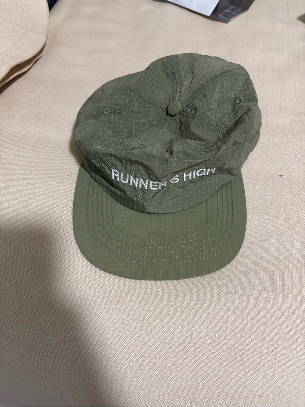 Runners High hat - Picture 2 of 2